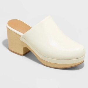 Women's Azalea Heels - Universal Thread